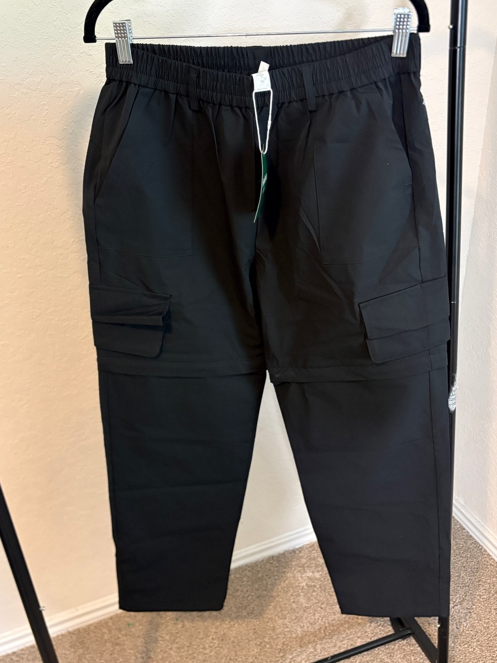 HALARA Black Women's Cargo Joggers with Flap Pockets Sxdse